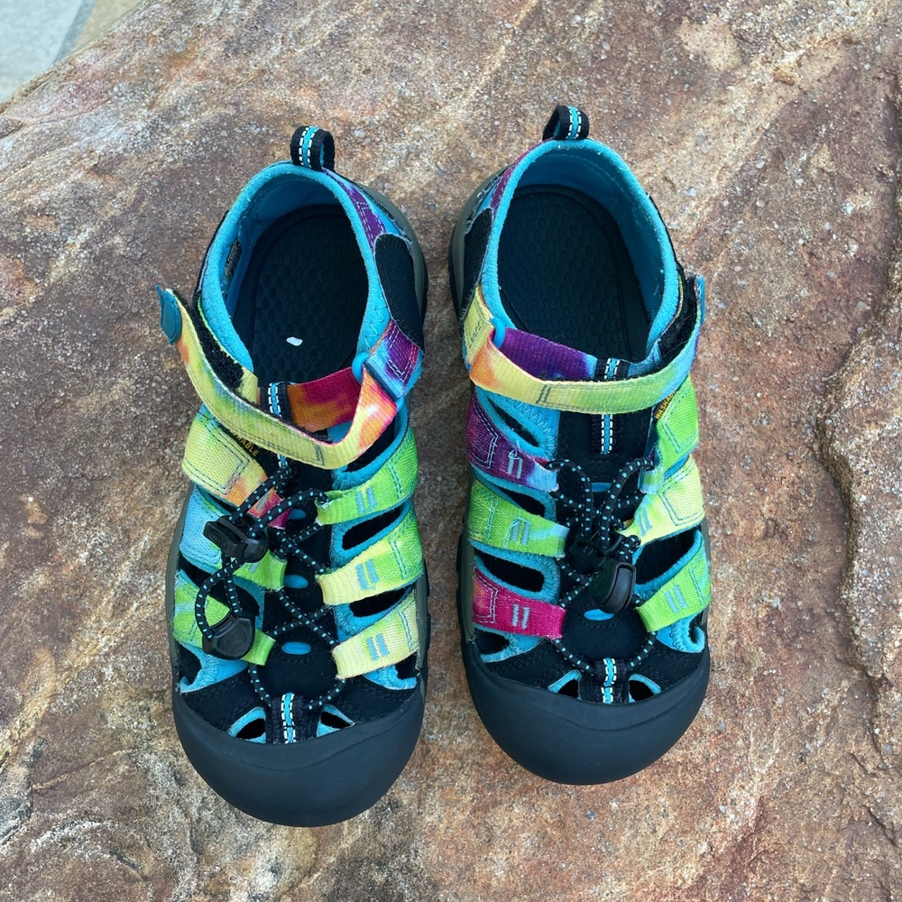 Keen Kids “Newport” H2 Water Shoes in Rainbow Tie Dye - Picture 2 of 9